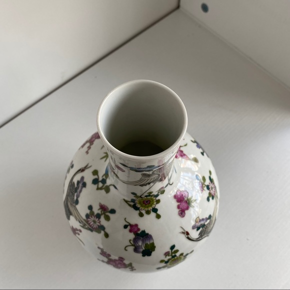 Chinese Vintage Floral Round Vase - Picture 2 of 6